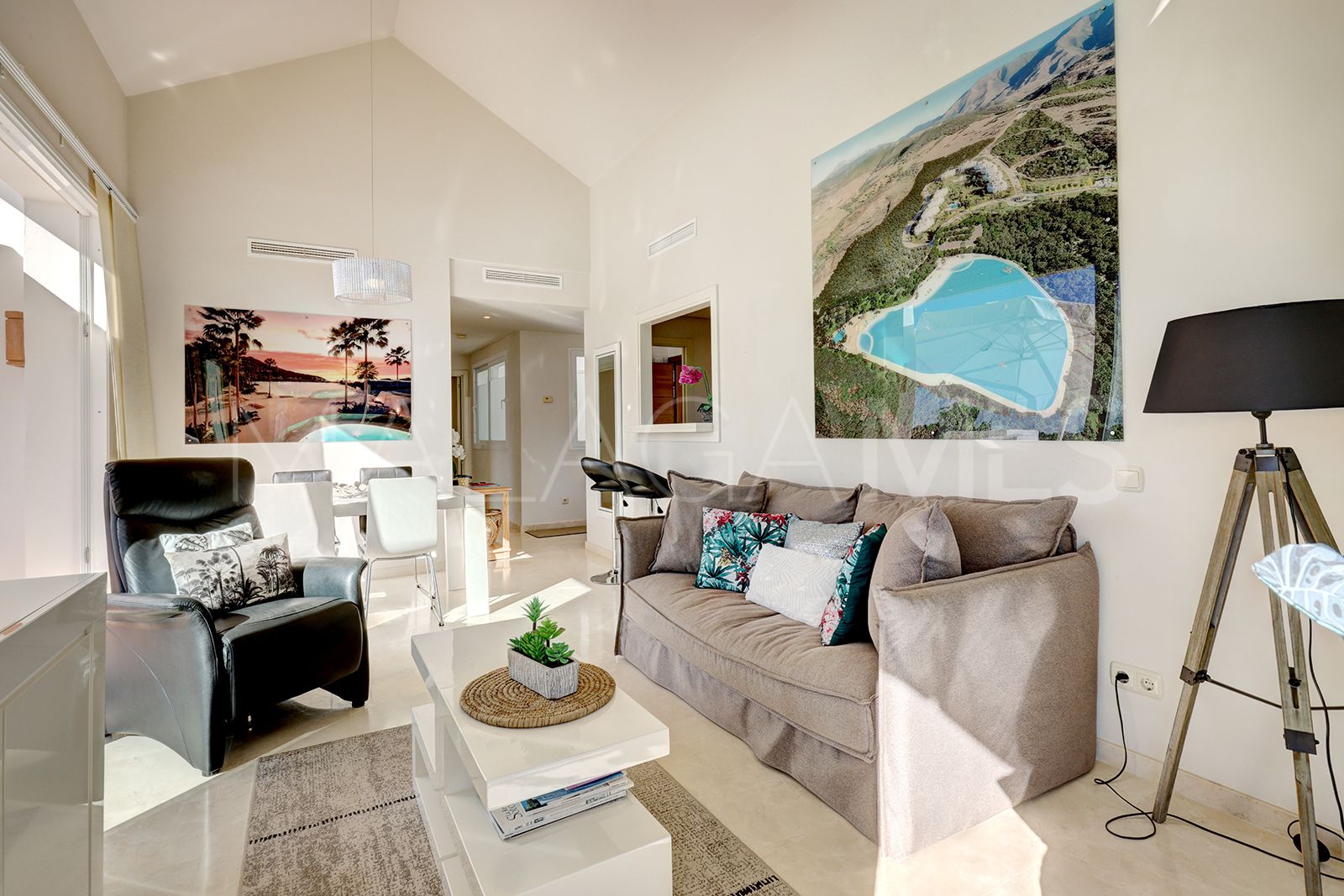 2 bedrooms penthouse for sale in Alcazaba Lagoon