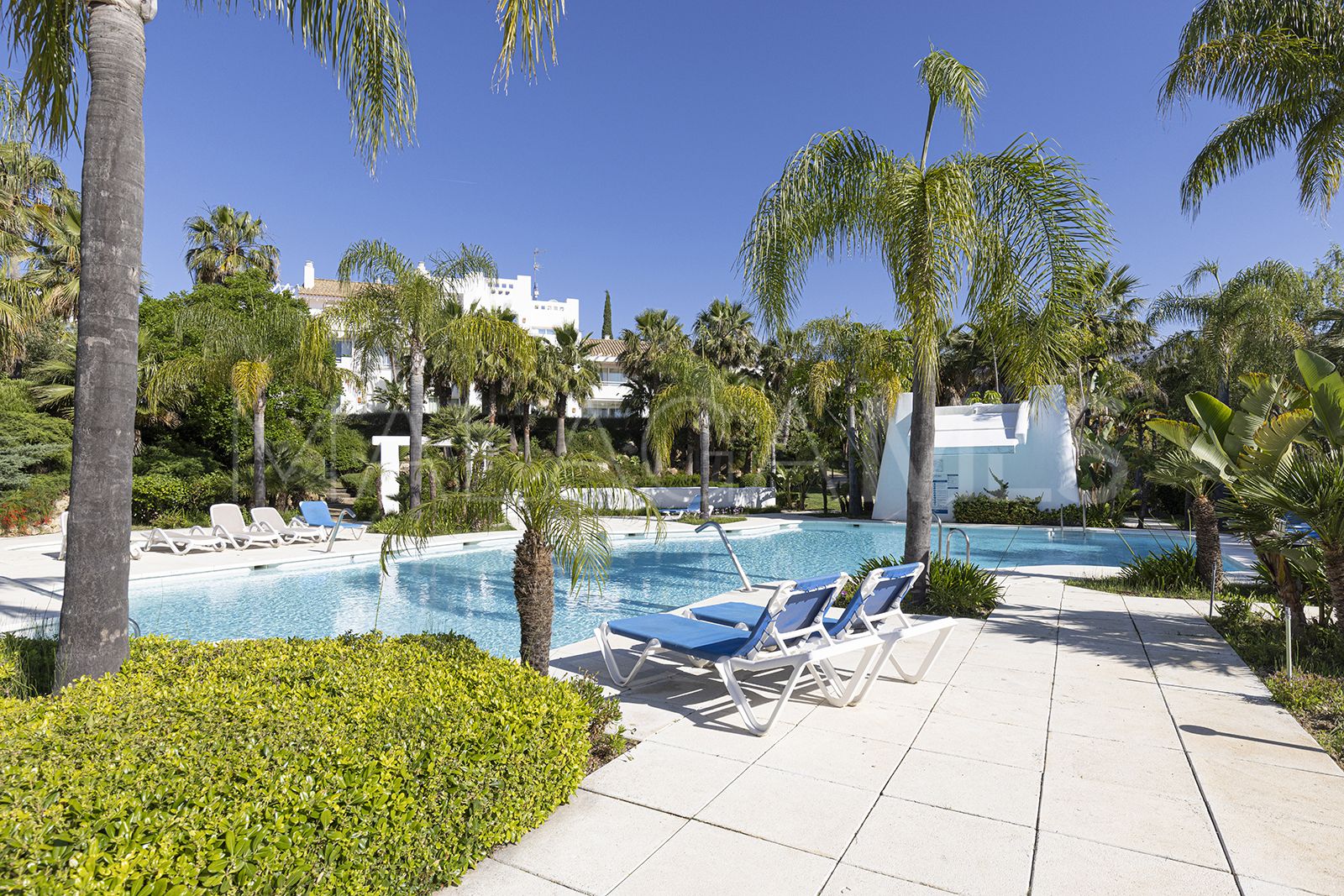 2 bedrooms penthouse for sale in Alcazaba Lagoon
