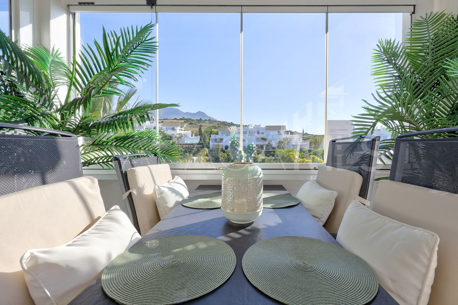2 bedrooms penthouse for sale in Alcazaba Lagoon
