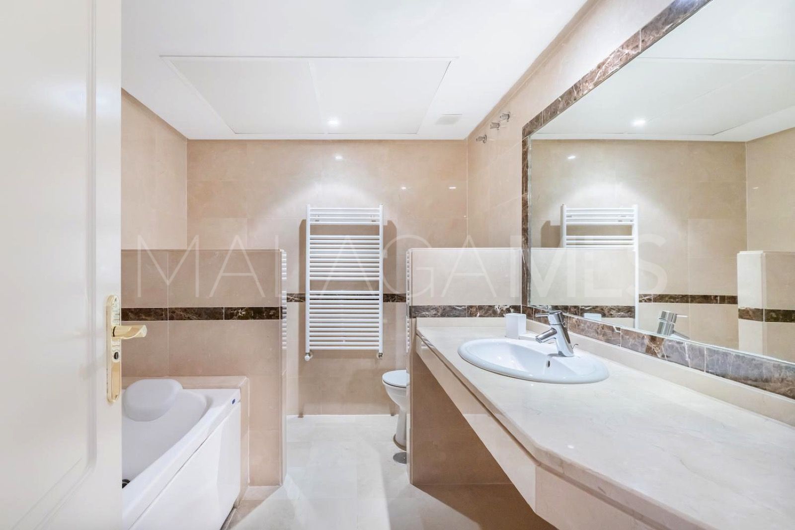 Apartamento planta baja for sale in Nueva Andalucia