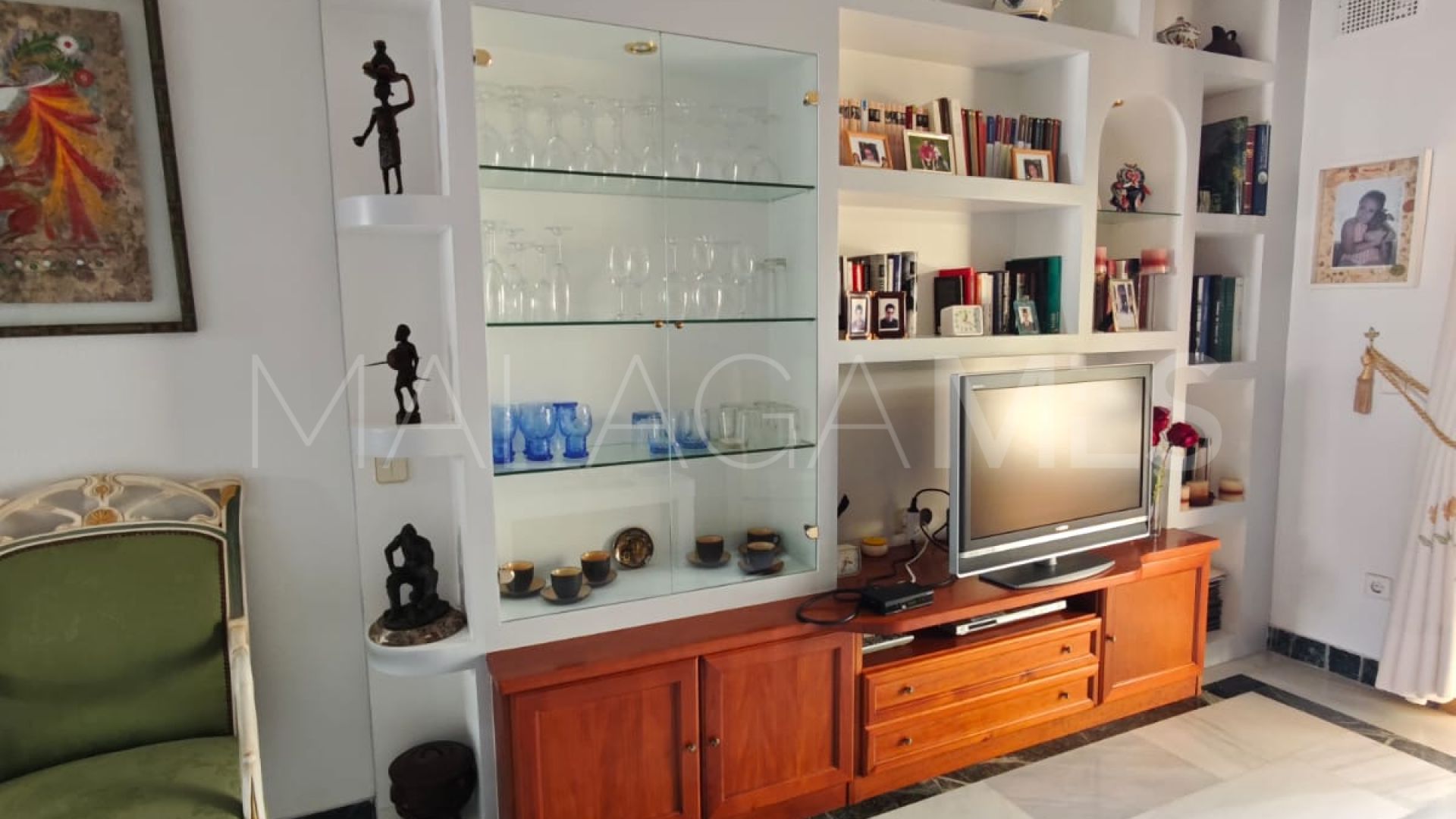 Buy apartment with 2 bedrooms in Marbella City