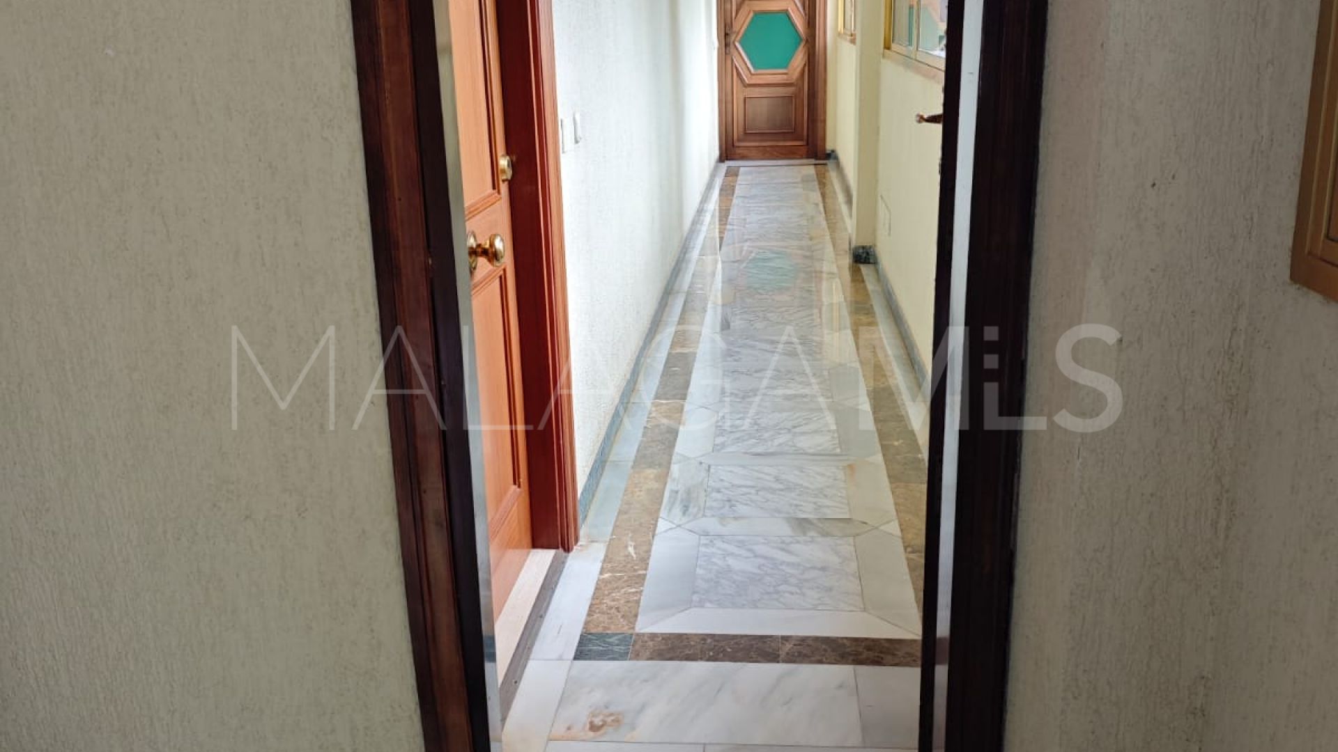 Buy apartment with 2 bedrooms in Marbella City