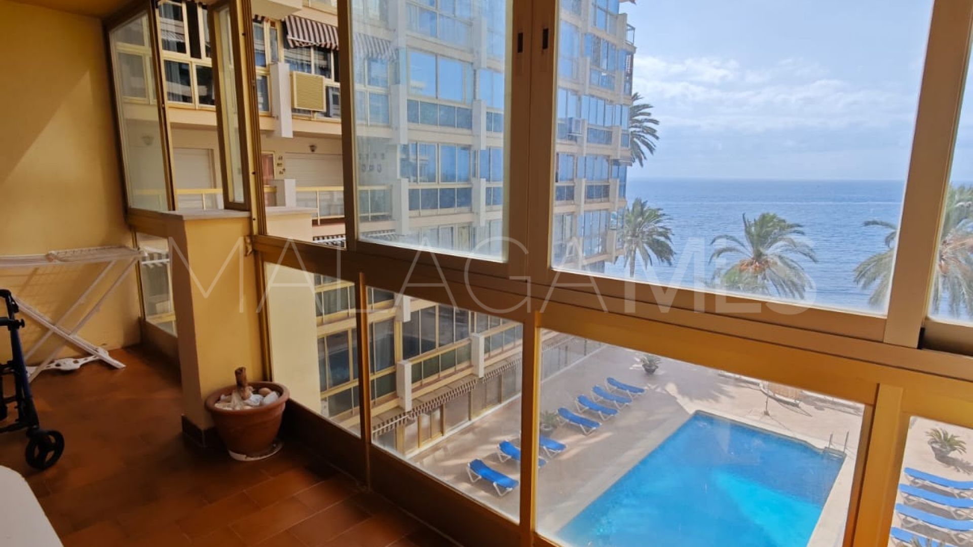 Buy apartment with 2 bedrooms in Marbella City