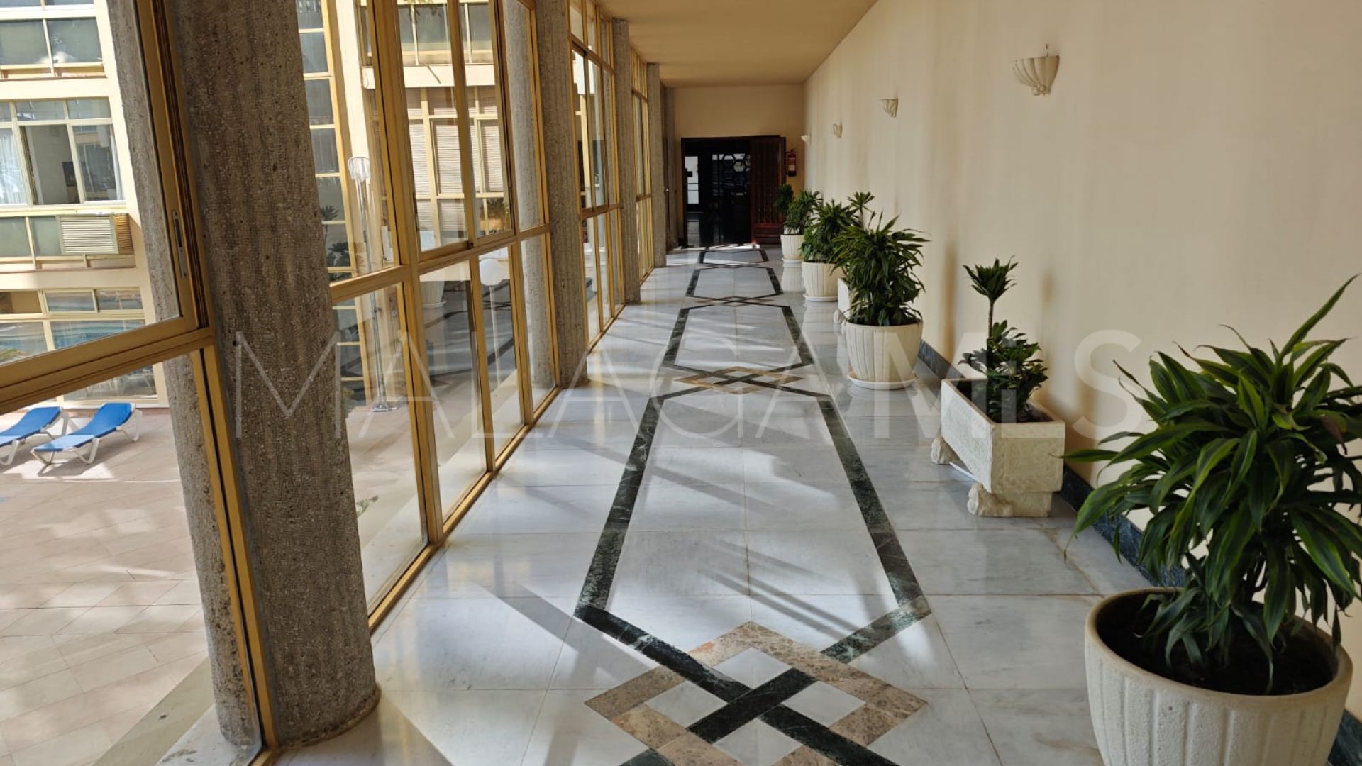 Buy apartment with 2 bedrooms in Marbella City