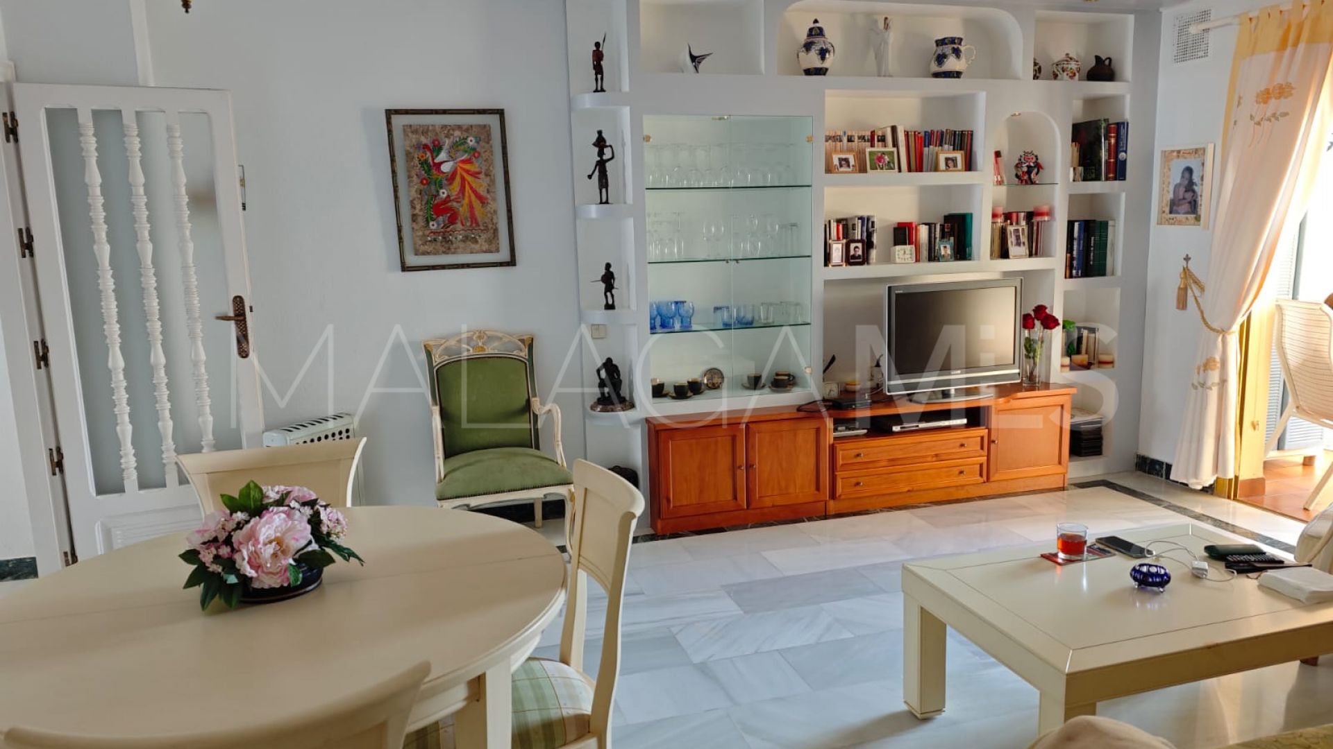 Buy apartment with 2 bedrooms in Marbella City