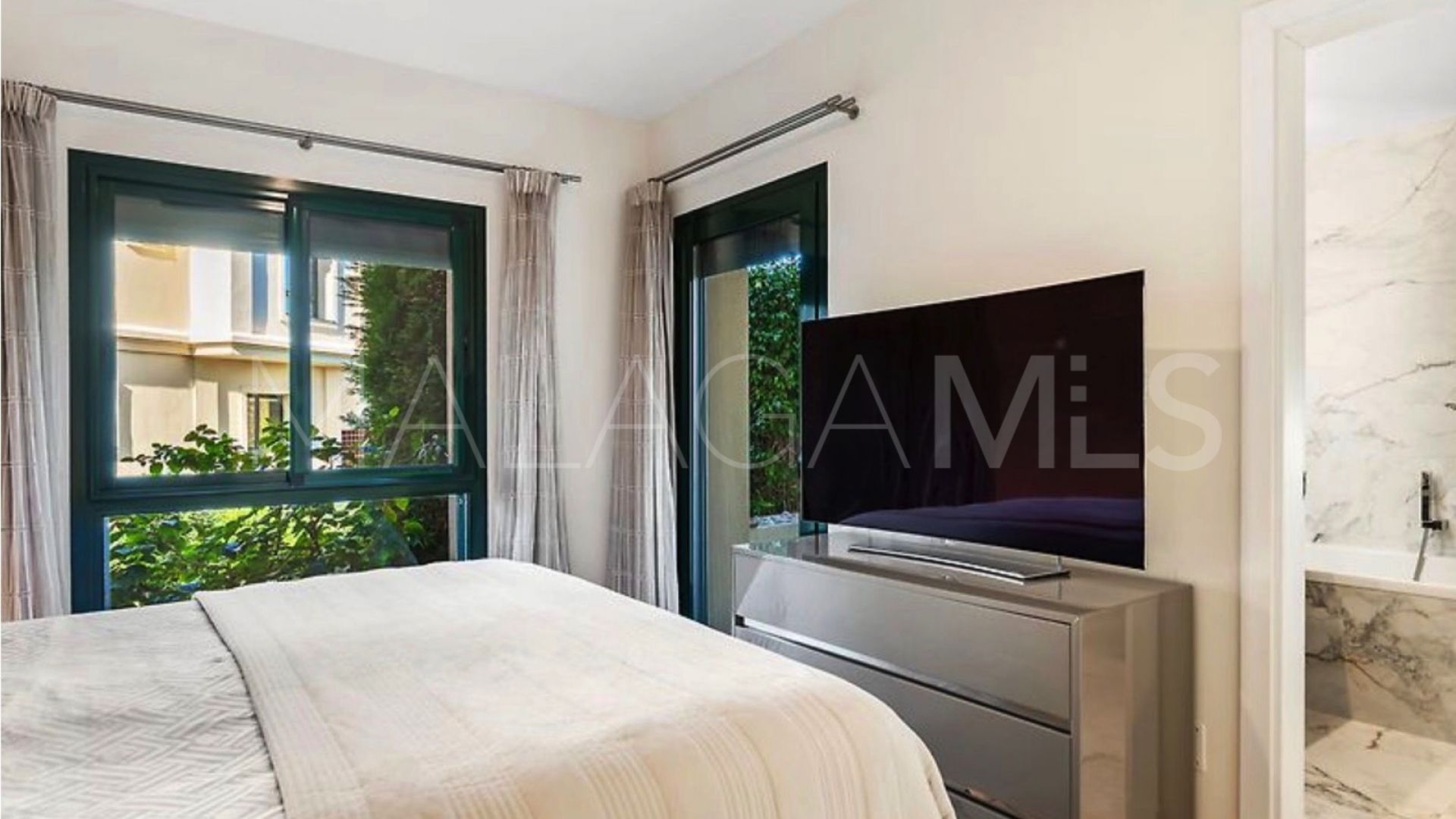 Se vende apartamento planta baja in Los Capanes del Golf de 2 bedrooms