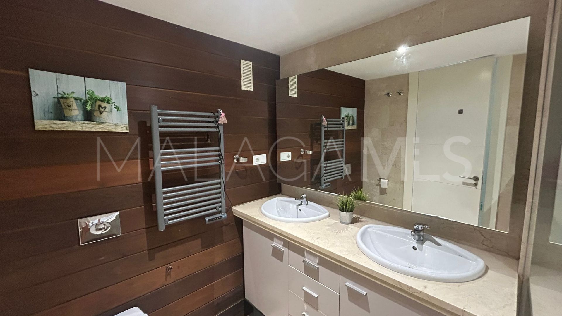 For sale Chullera apartment with 3 bedrooms