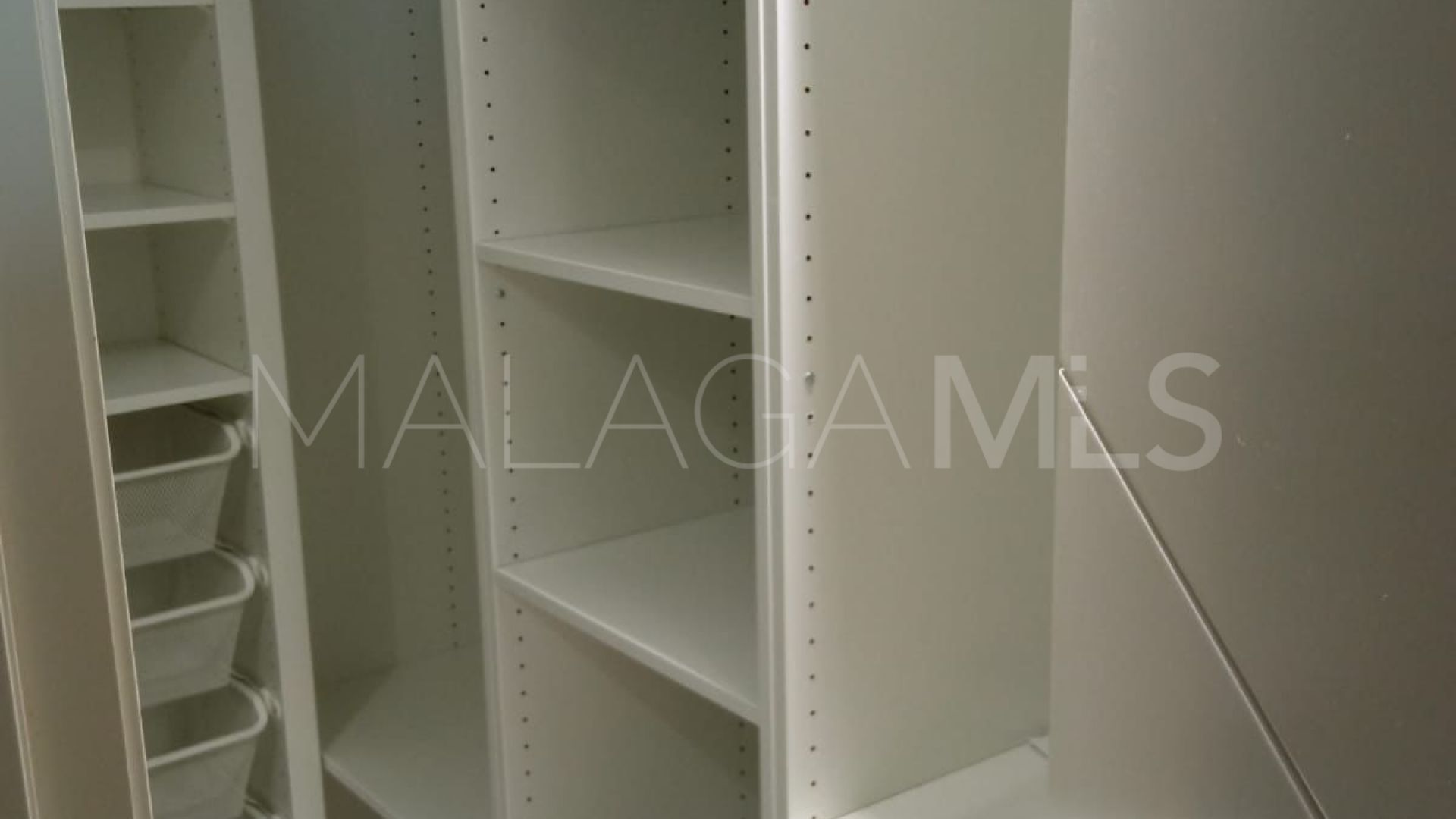 For sale Chullera apartment with 3 bedrooms