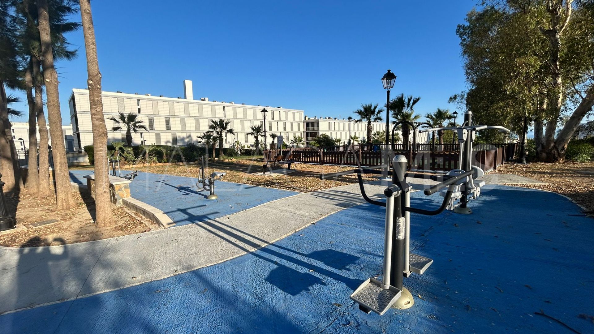 For sale Chullera apartment with 3 bedrooms