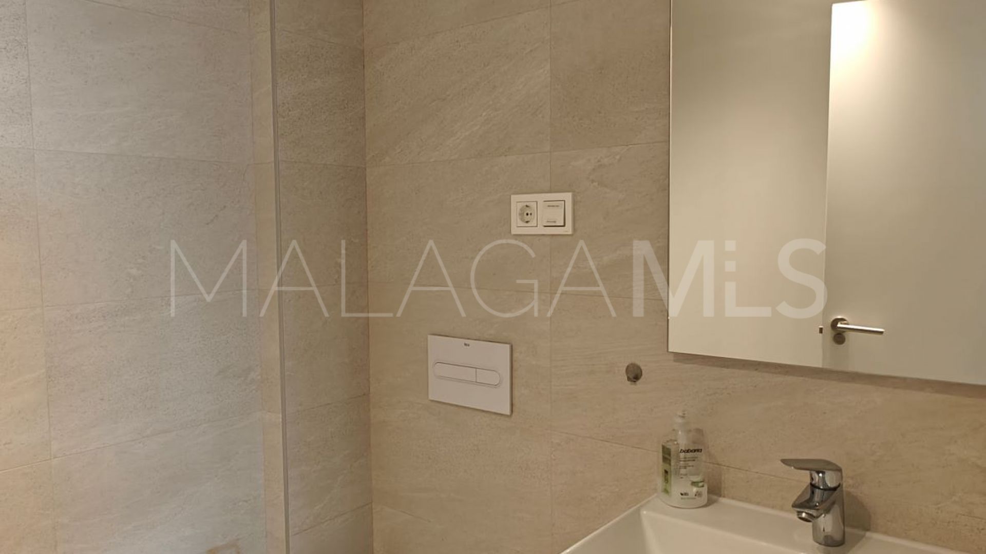 Apartment for sale in Estepona Centre with 4 bedrooms