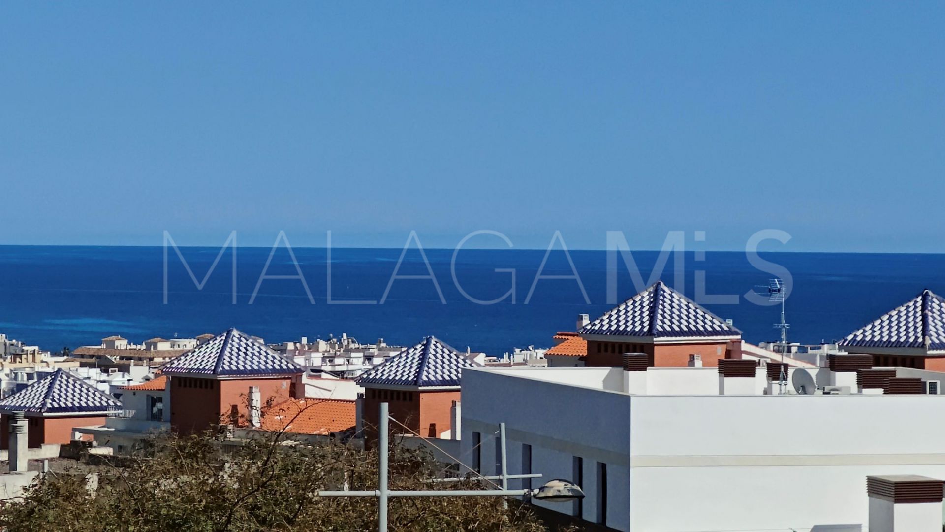 Apartment for sale in Estepona Centre with 4 bedrooms