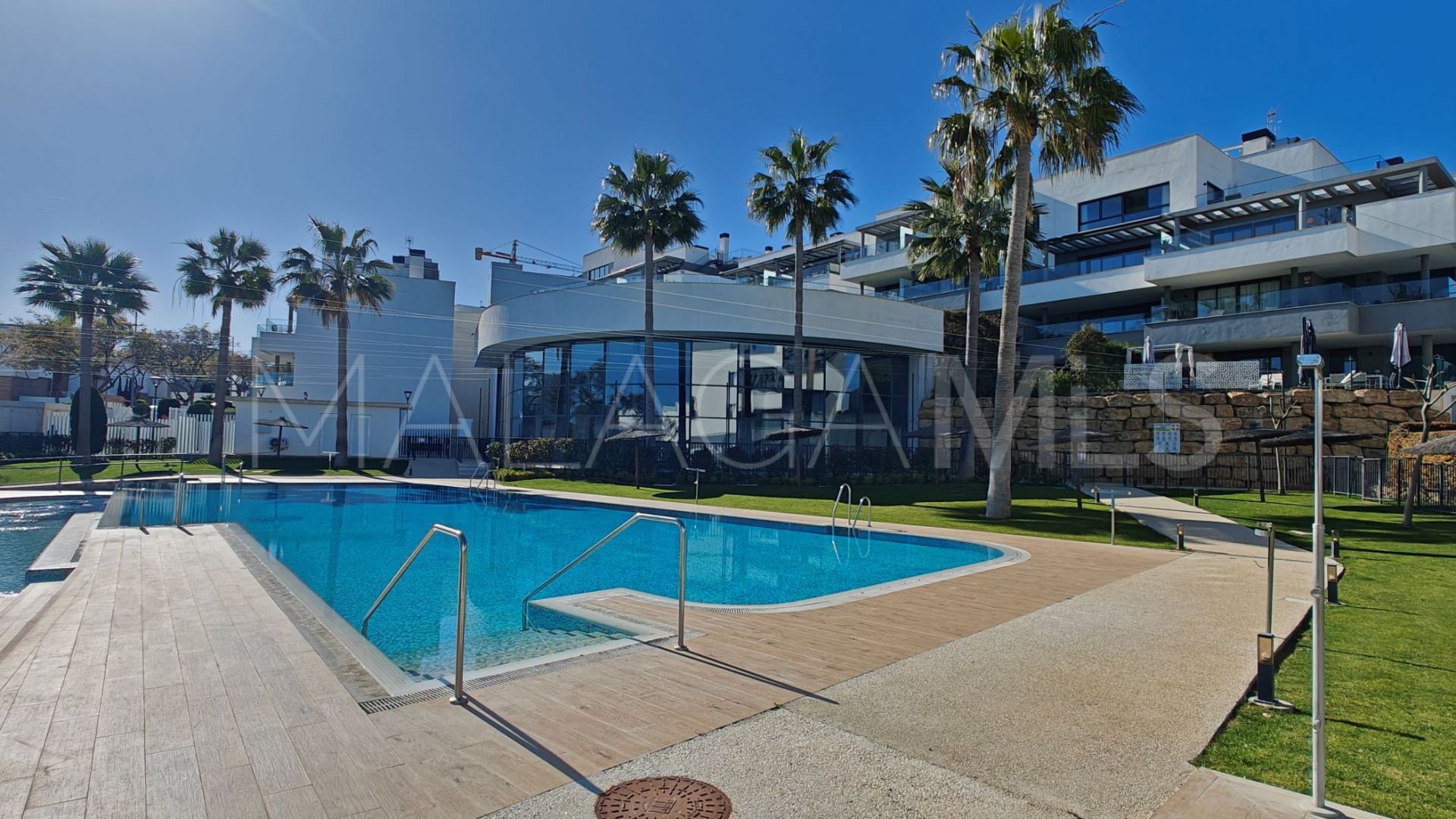 Apartment for sale in Estepona Centre with 4 bedrooms