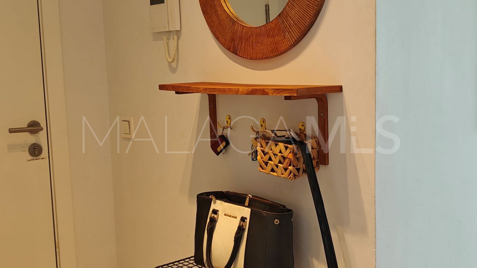 Apartment for sale in Estepona Centre with 4 bedrooms