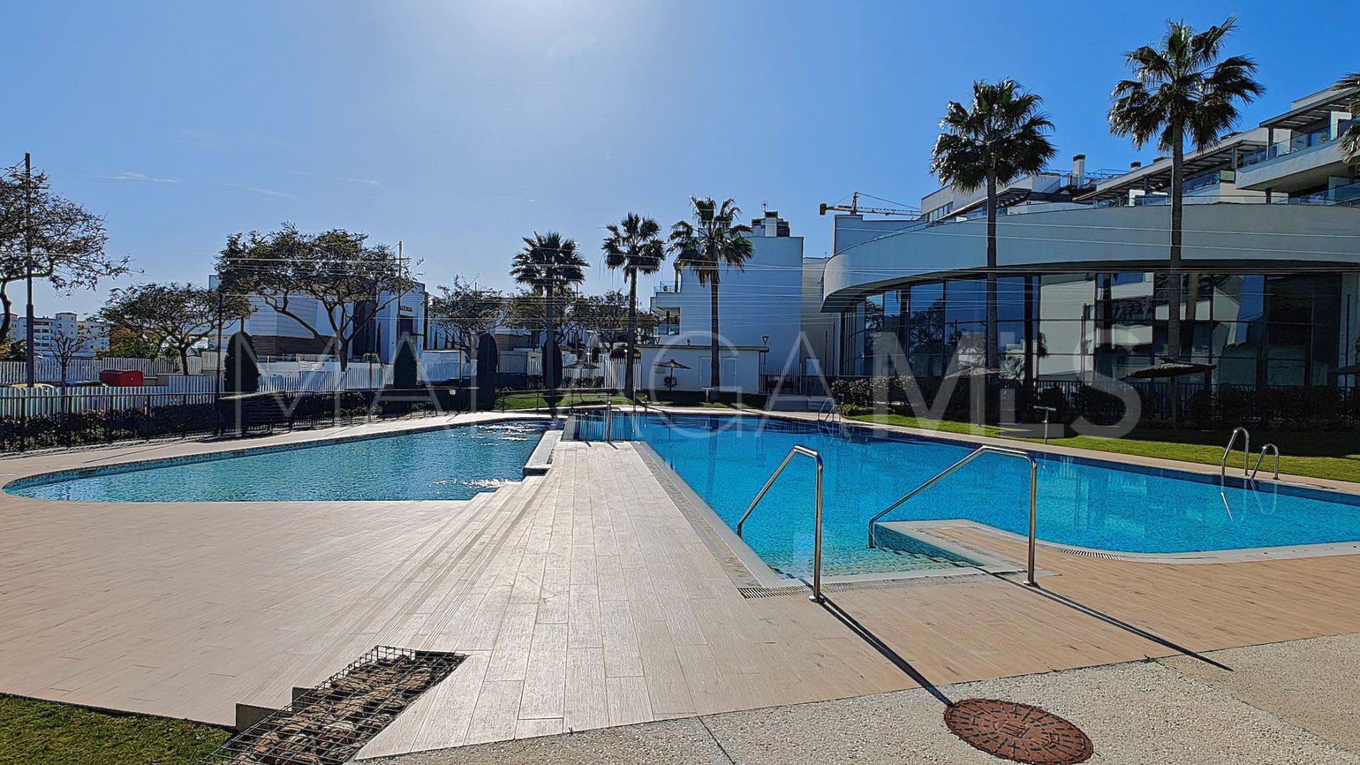 Apartment for sale in Estepona Centre with 4 bedrooms