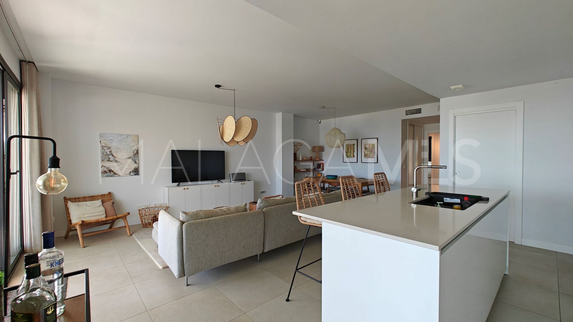 Apartment for sale in Estepona Centre with 4 bedrooms