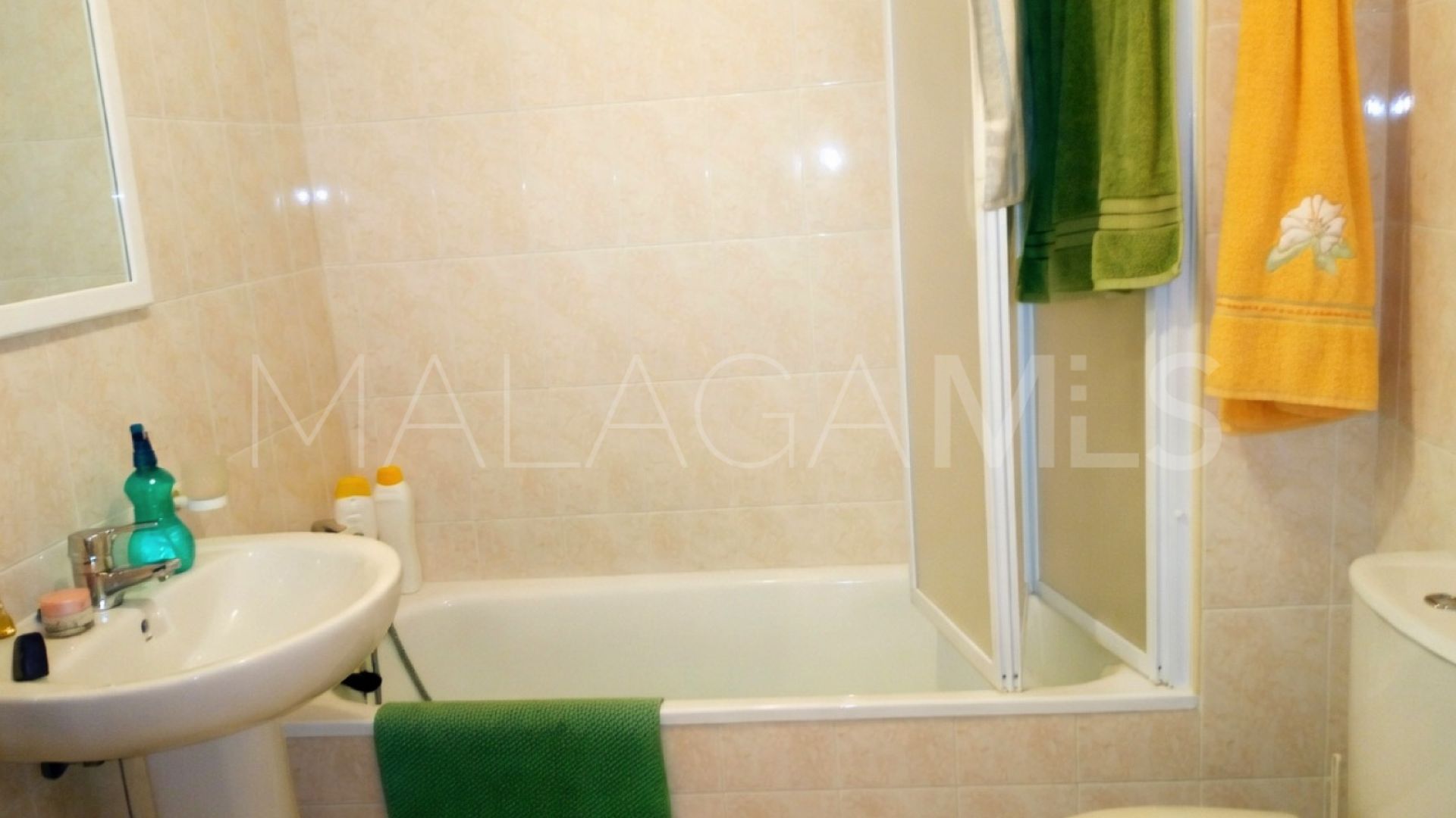 Apartamento for sale in Estepona Puerto with 3 bedrooms