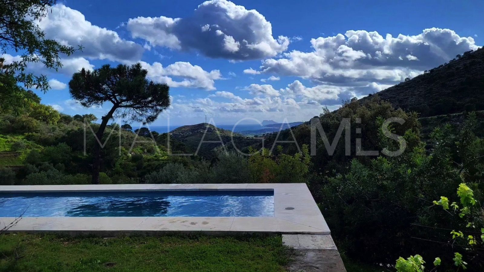 5 bedrooms finca in Altos de Estepona for sale