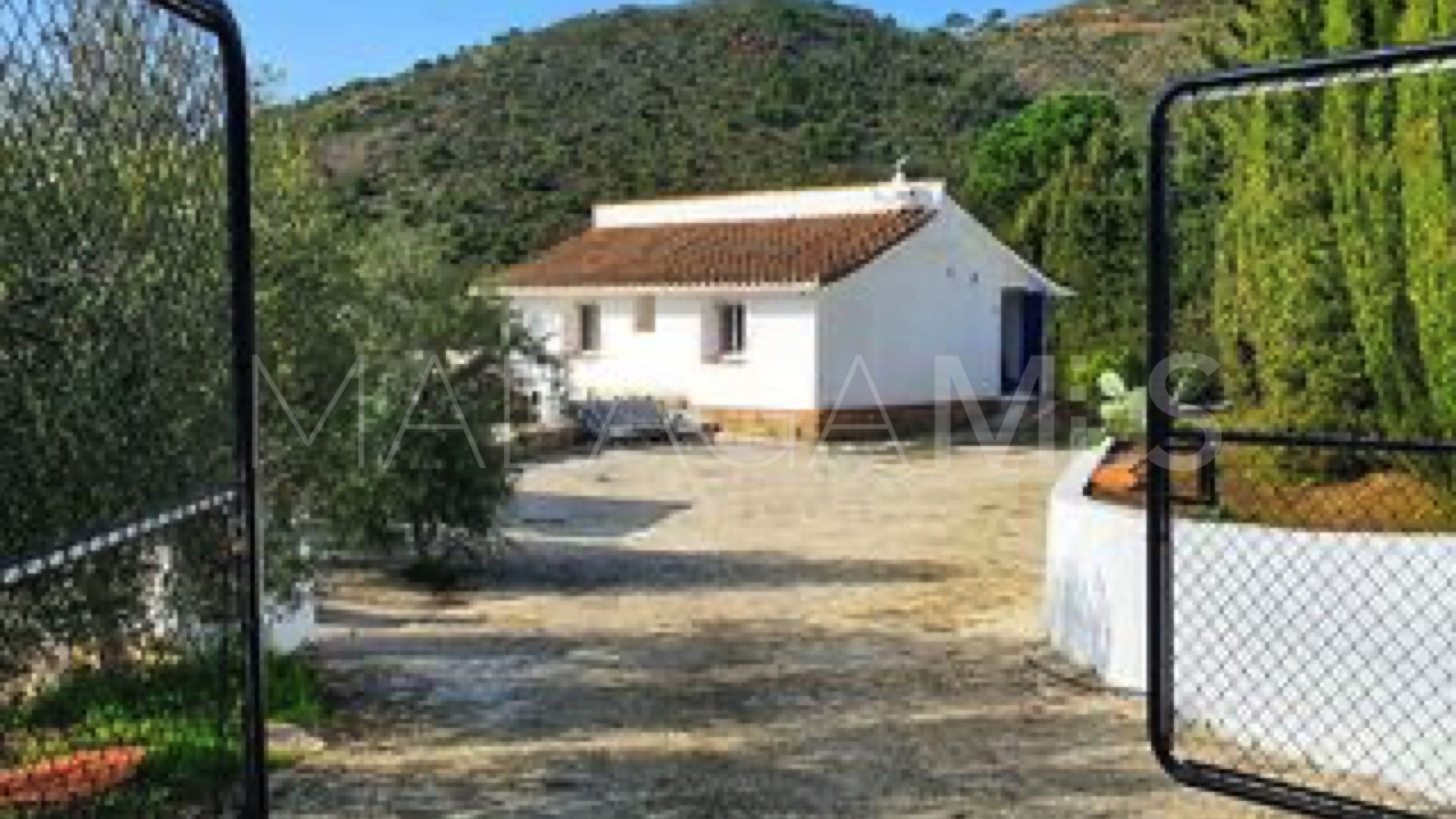 5 bedrooms finca in Altos de Estepona for sale