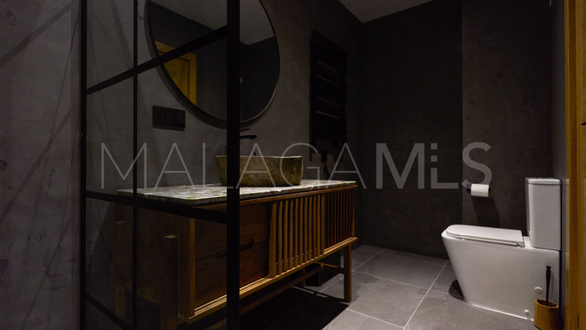 For sale Playas del Duque apartment with 2 bedrooms