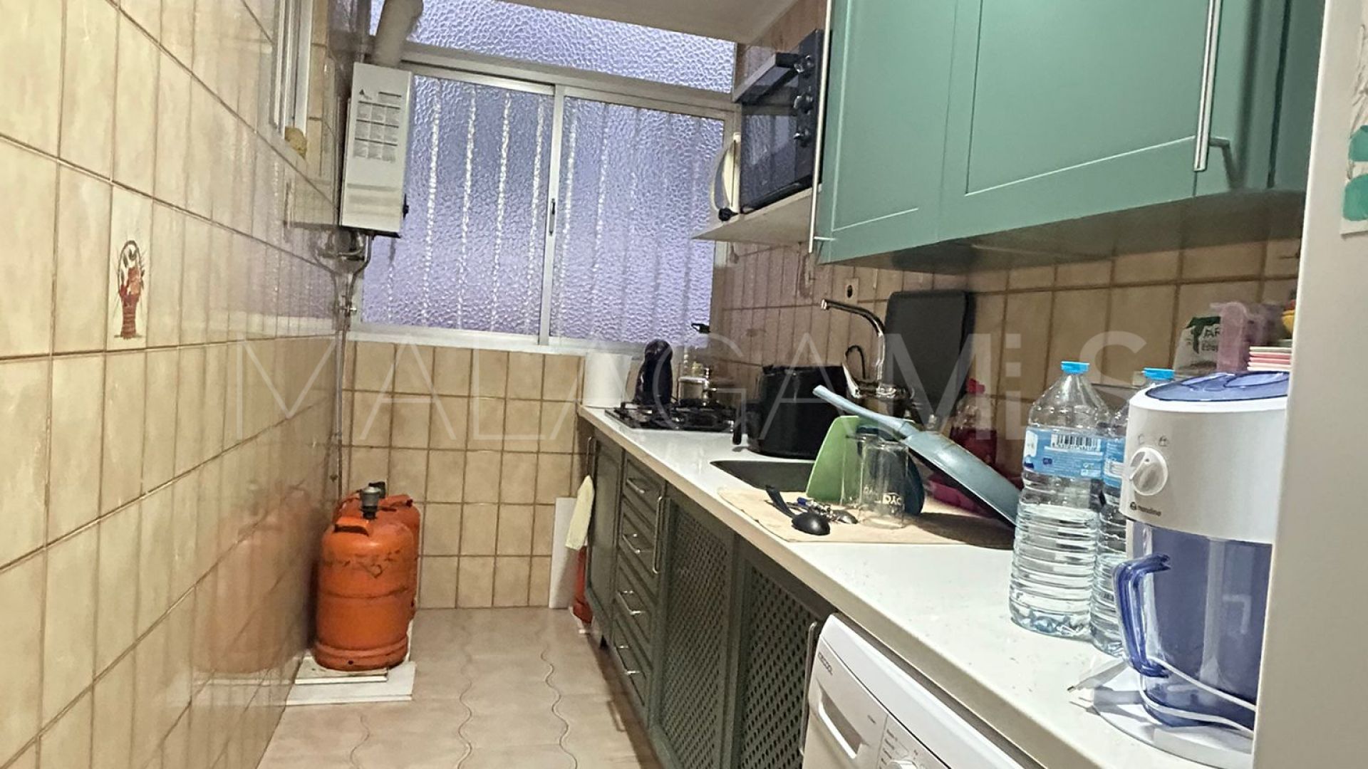 For sale 3 bedrooms apartment in Estepona Centre