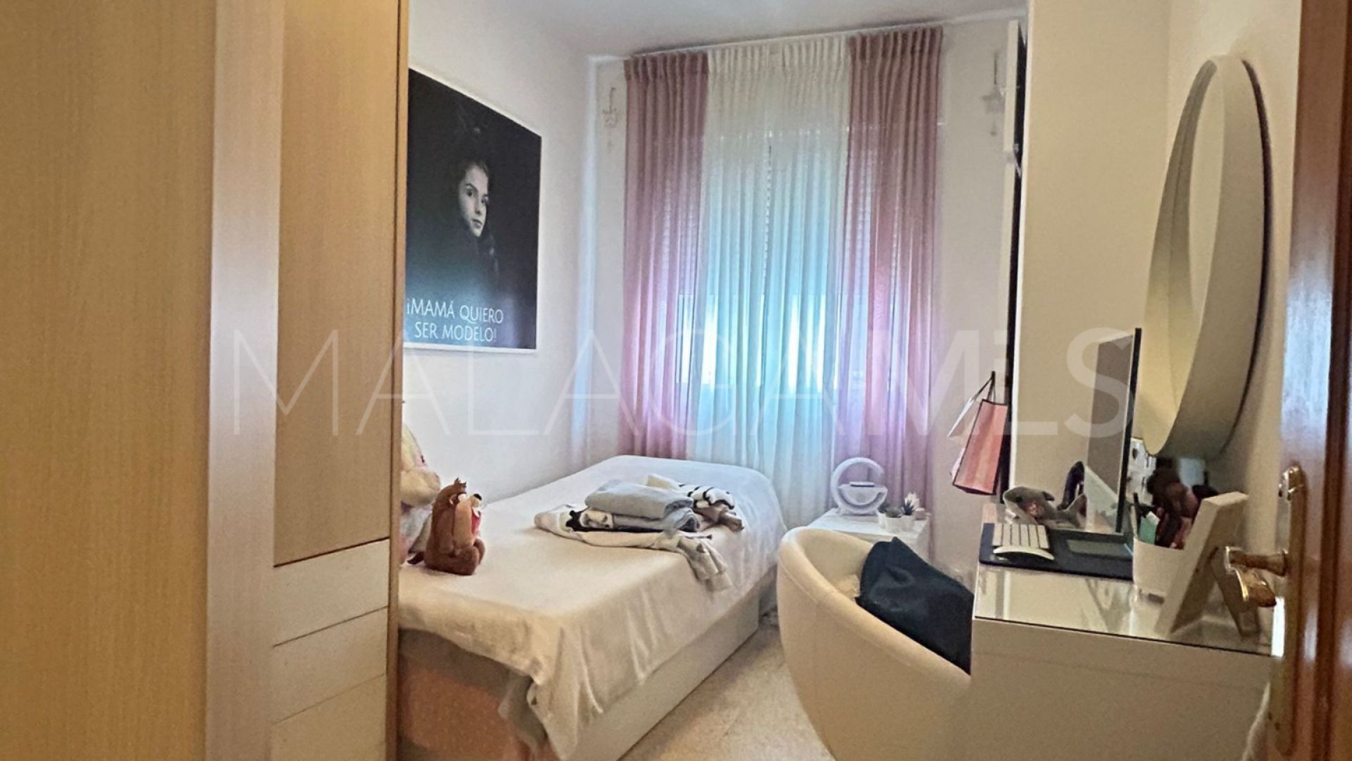 For sale 3 bedrooms apartment in Estepona Centre