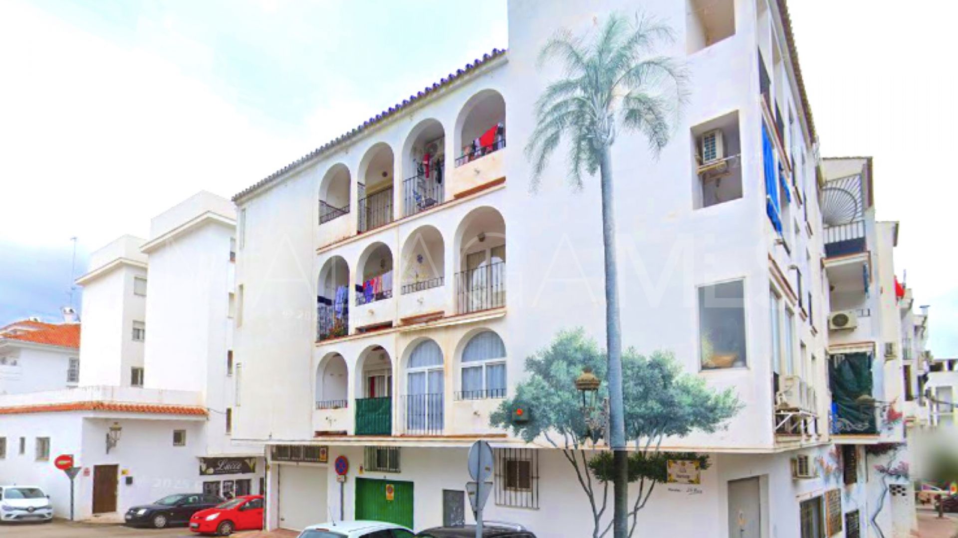 For sale 3 bedrooms apartment in Estepona Centre