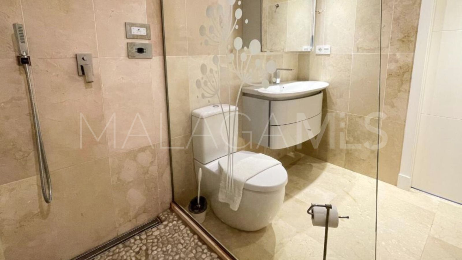 2 bedrooms apartment for sale in Aloha Hill Club