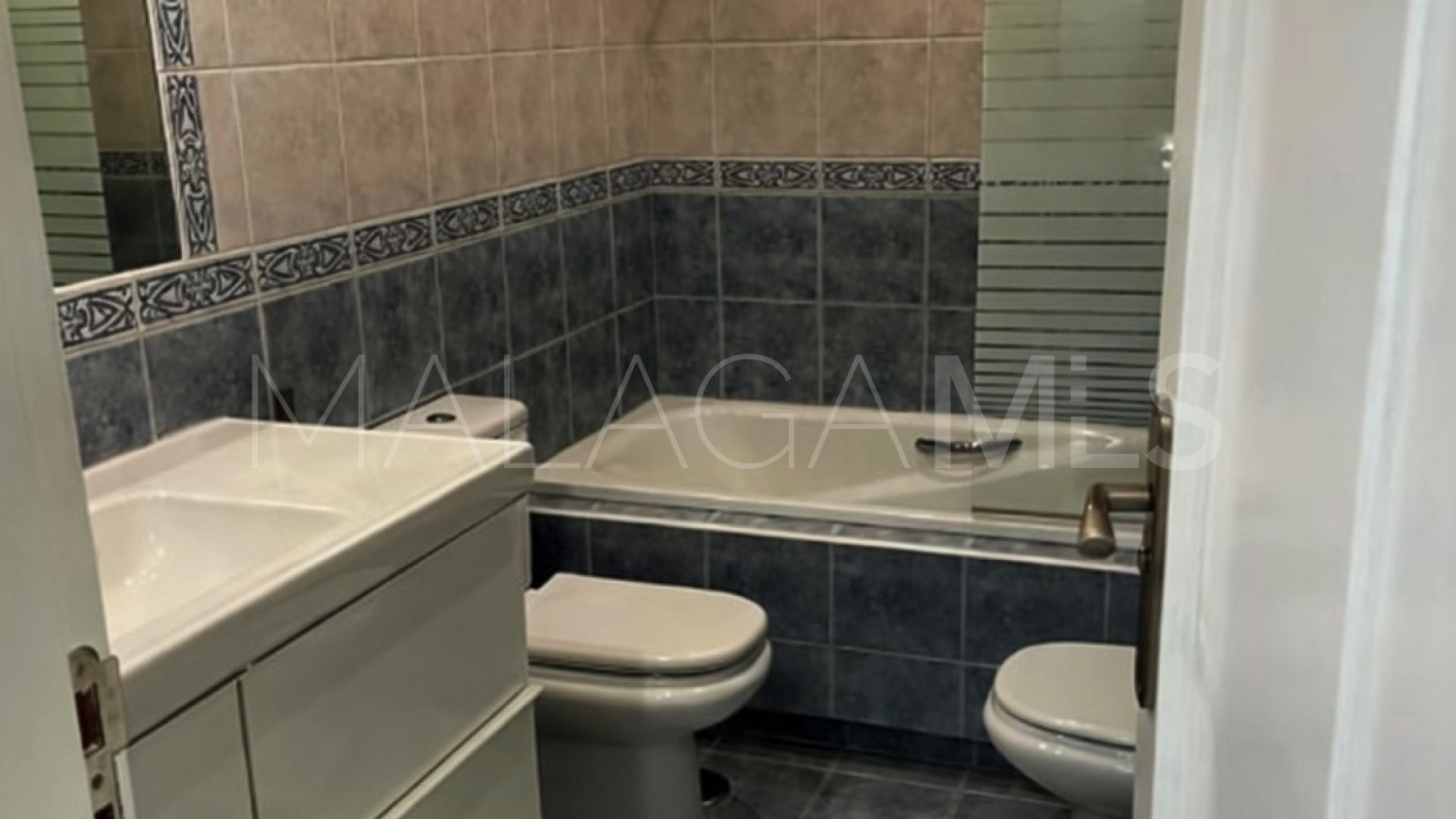 Marbella Ciudad, adosado for sale with 4 bedrooms