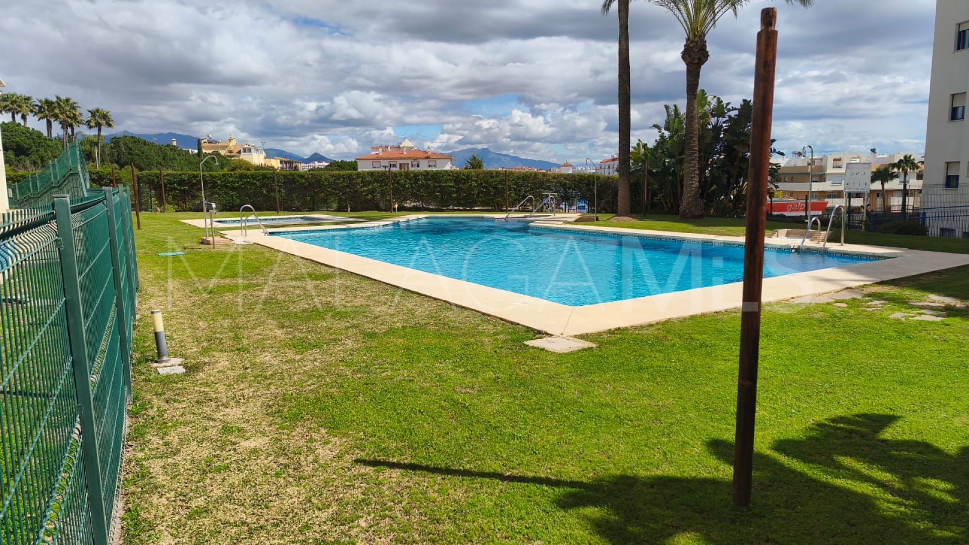 Buy apartamento planta baja in Estepona Centro with 2 bedrooms