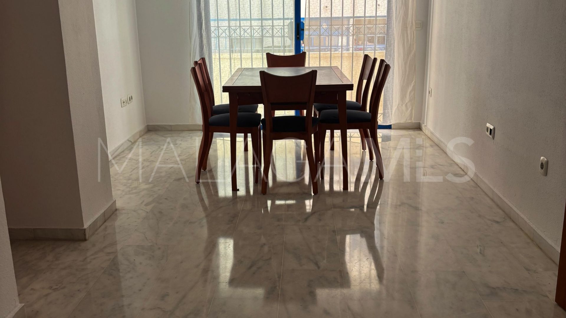 Buy apartamento planta baja in Estepona Centro with 2 bedrooms