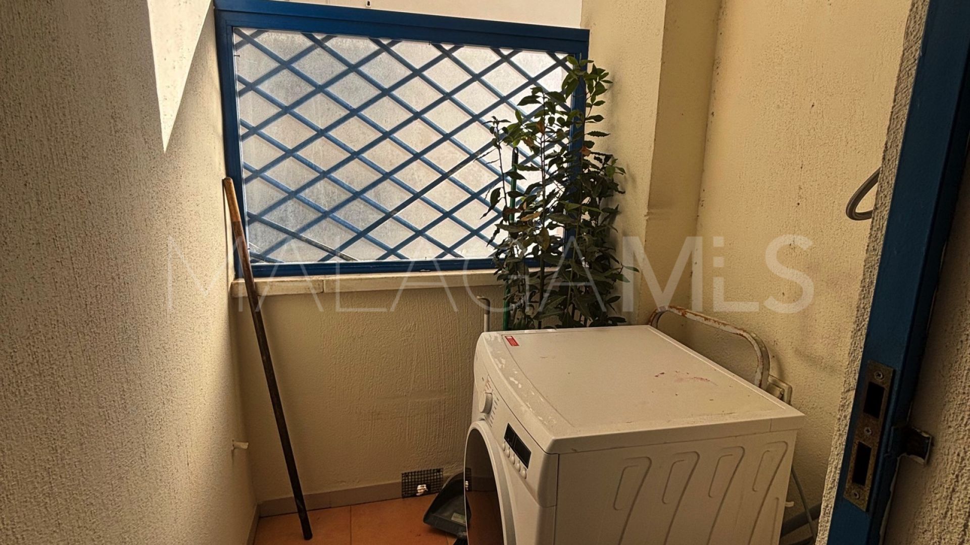 Buy apartamento planta baja in Estepona Centro with 2 bedrooms