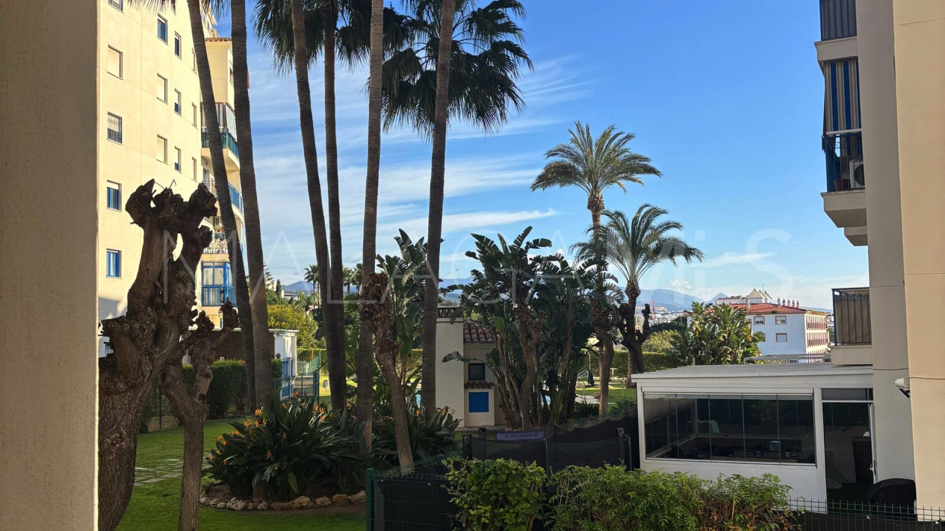 Buy apartamento planta baja in Estepona Centro with 2 bedrooms