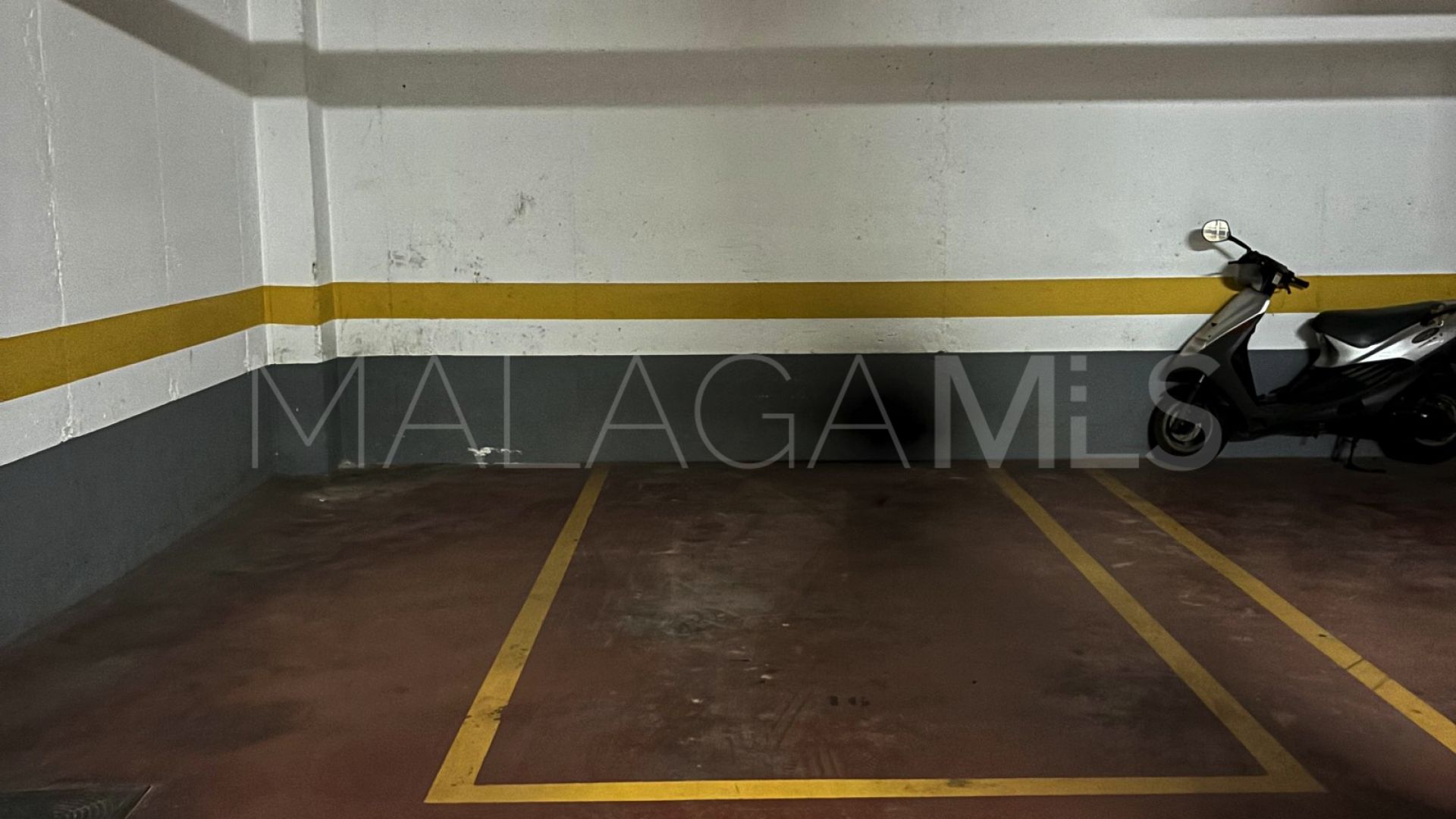 Buy apartamento planta baja in Estepona Centro with 2 bedrooms