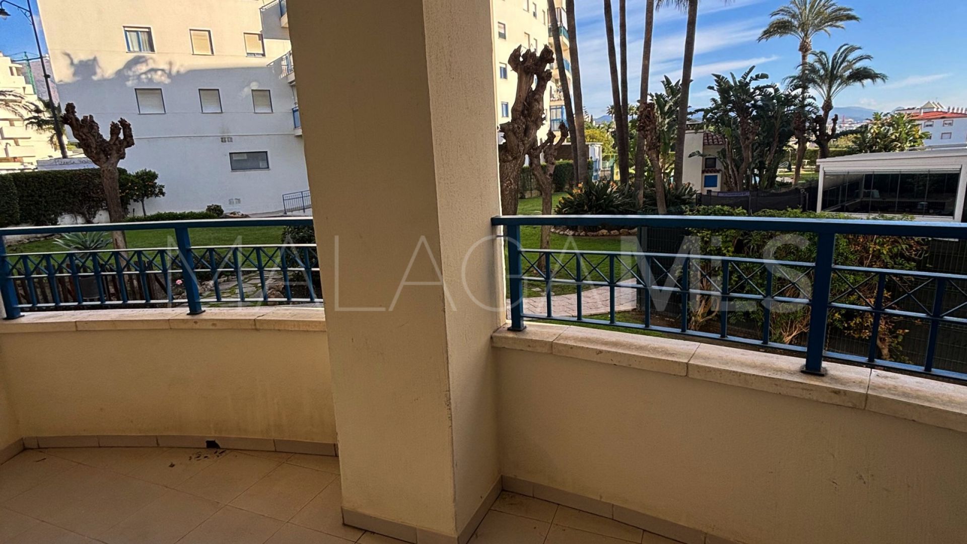 Buy apartamento planta baja in Estepona Centro with 2 bedrooms