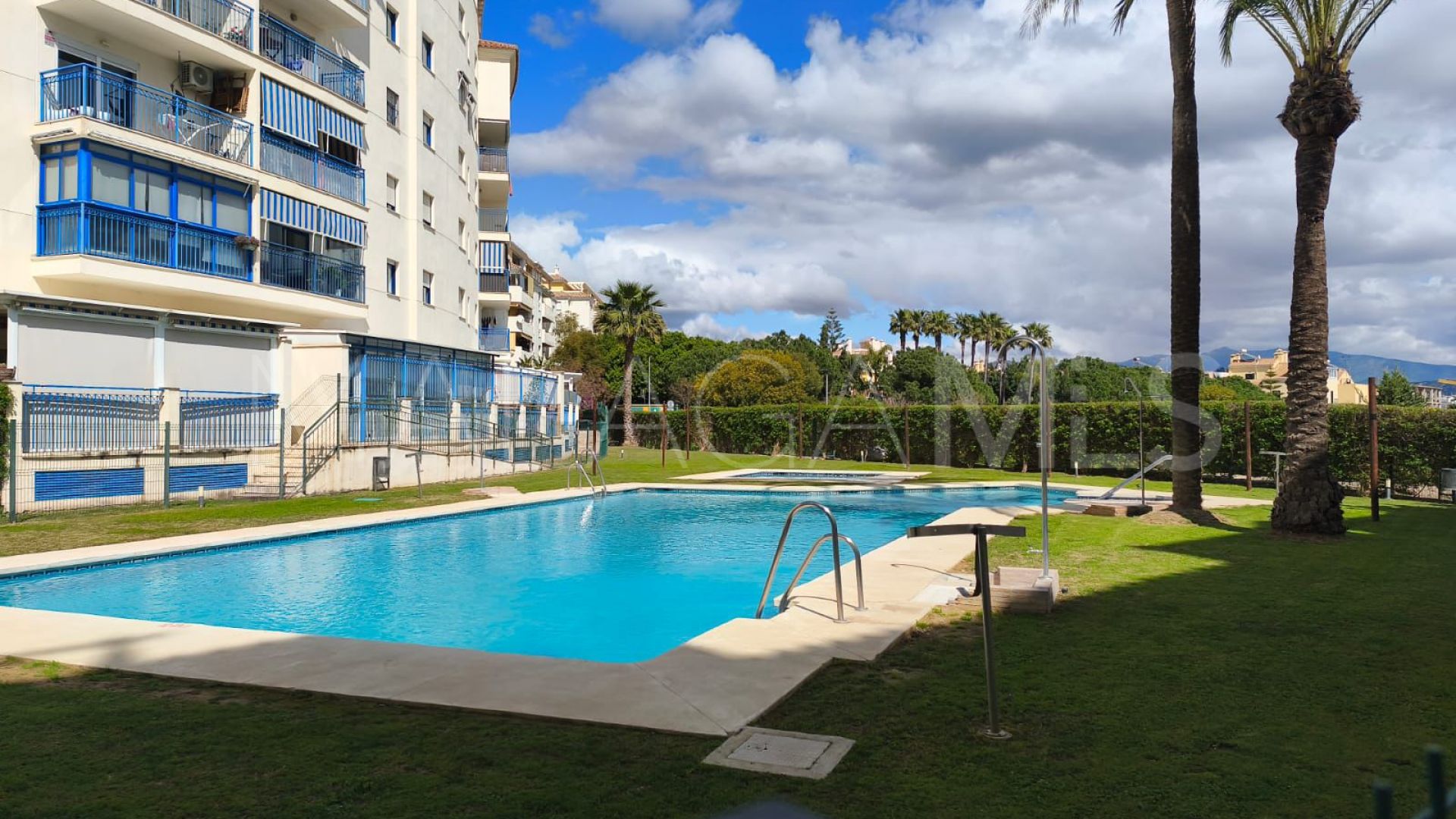 Buy apartamento planta baja in Estepona Centro with 2 bedrooms