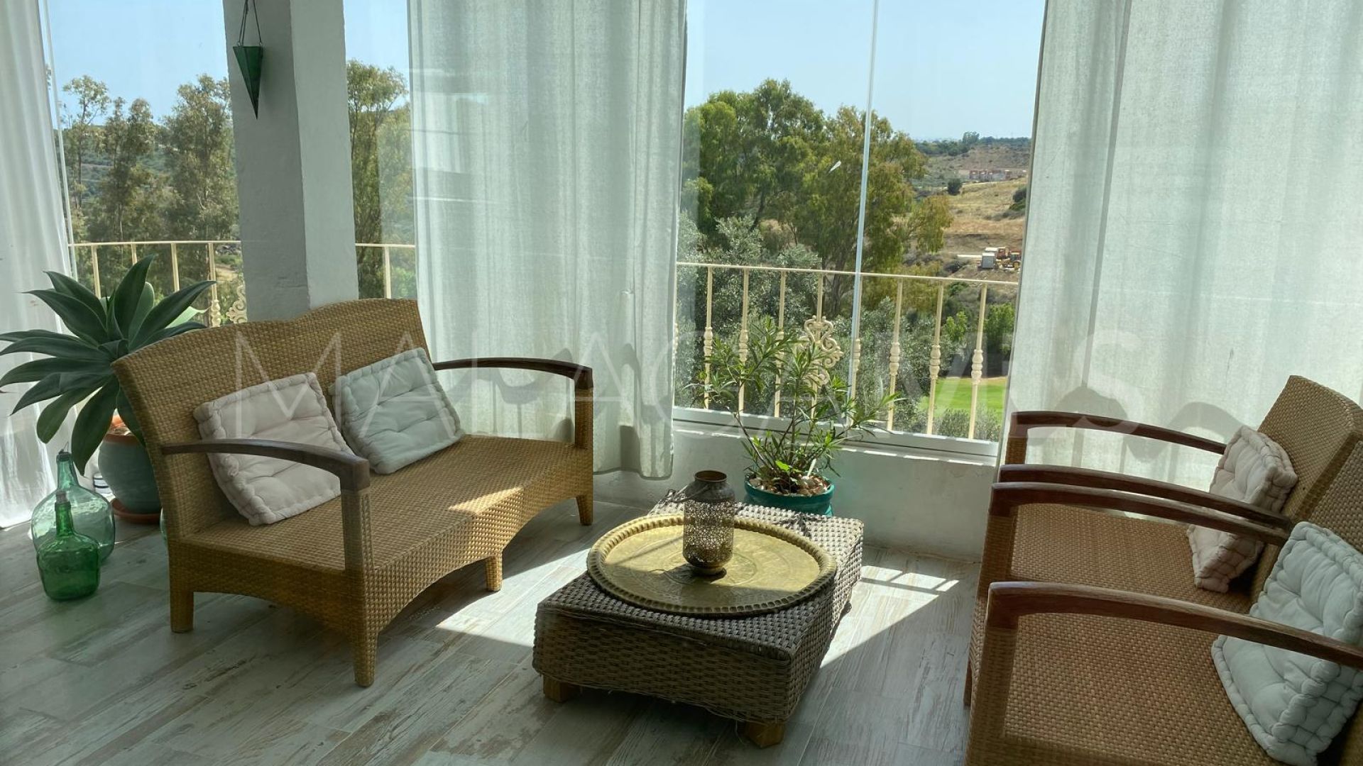 For sale duplex penthouse in Estepona Golf