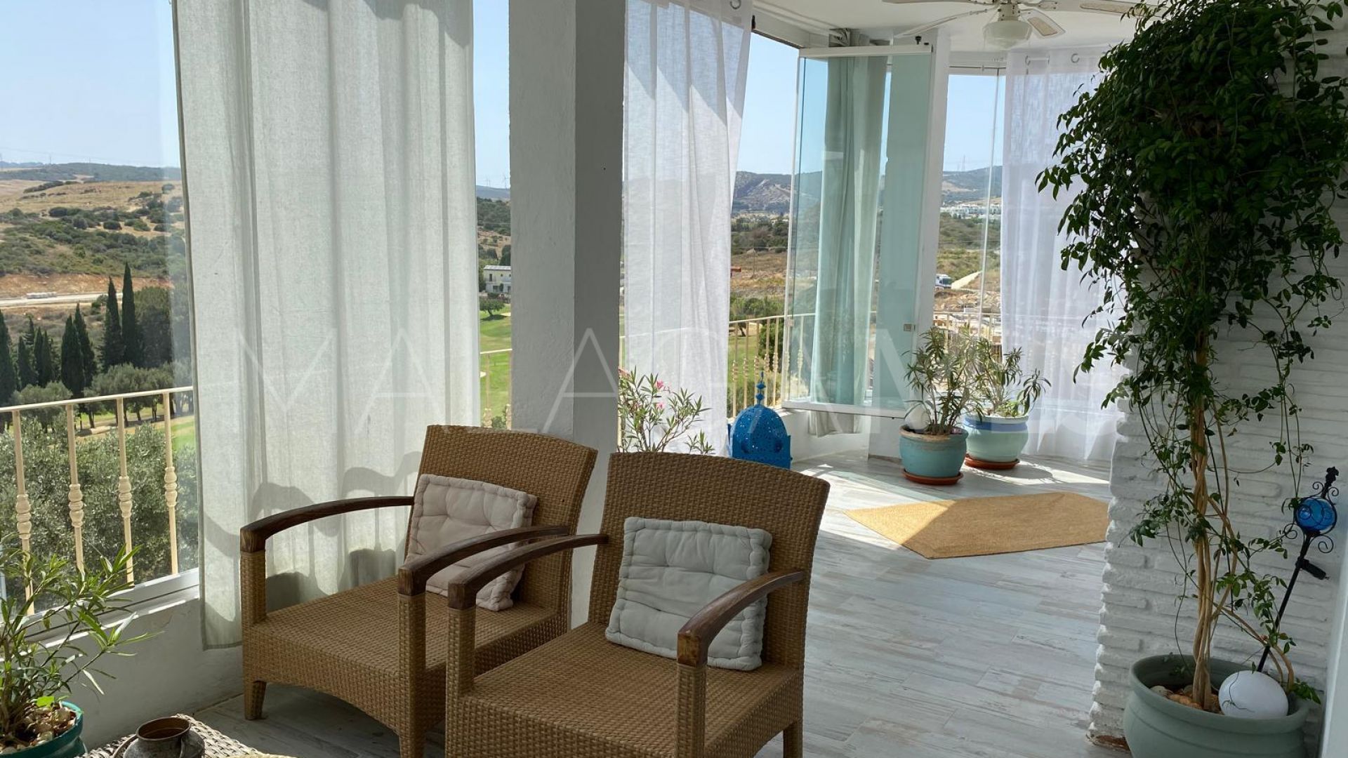 For sale duplex penthouse in Estepona Golf