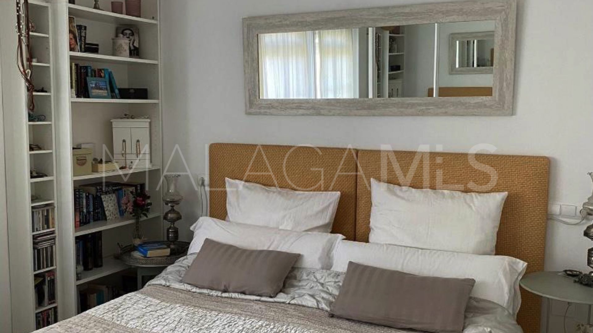 For sale duplex penthouse in Estepona Golf