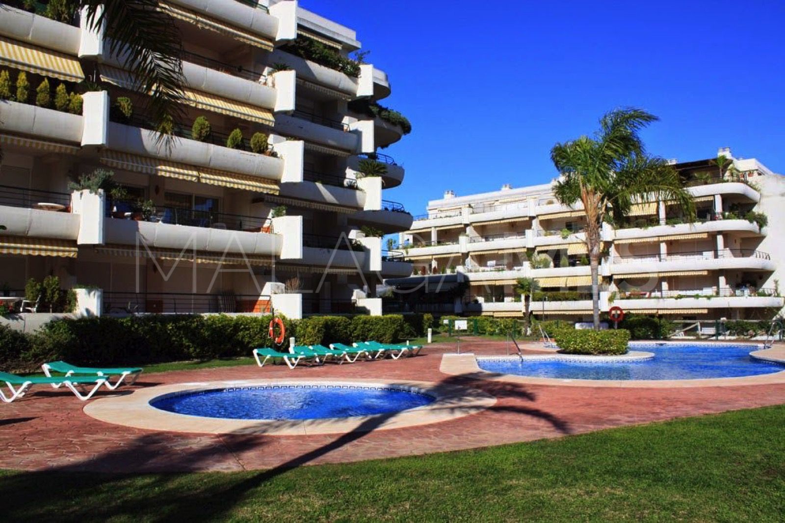 2 bedrooms penthouse in Campos de Guadalmina for sale