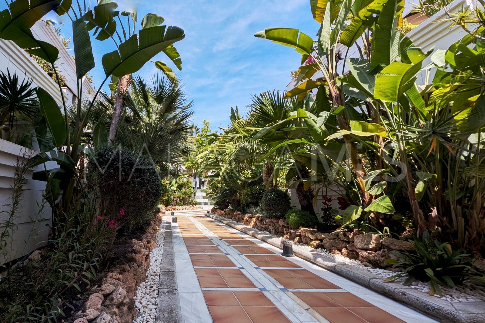 Ground floor apartment in Aloha for sale