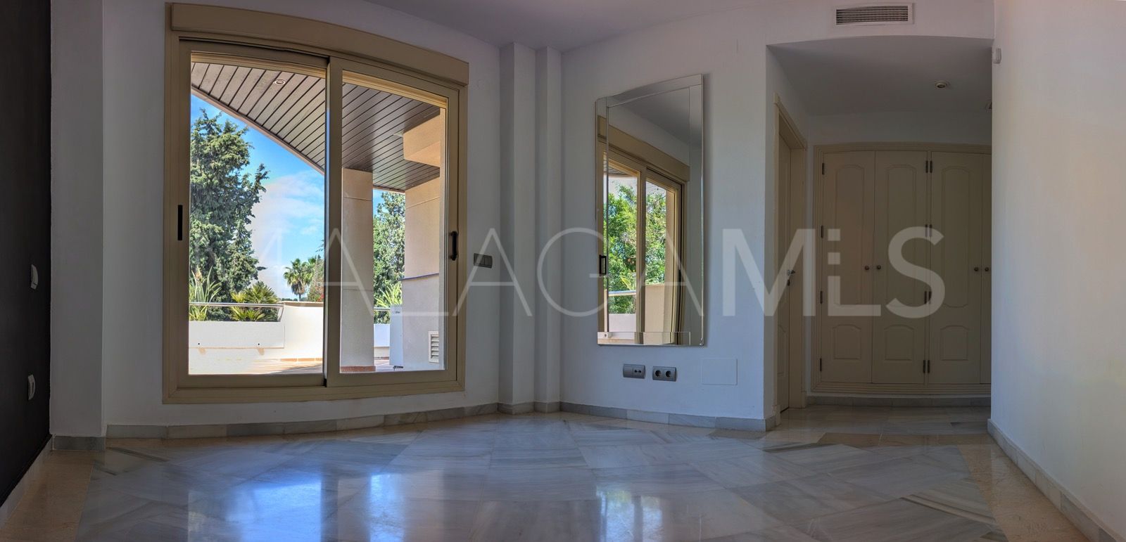 Ground floor apartment in Aloha for sale