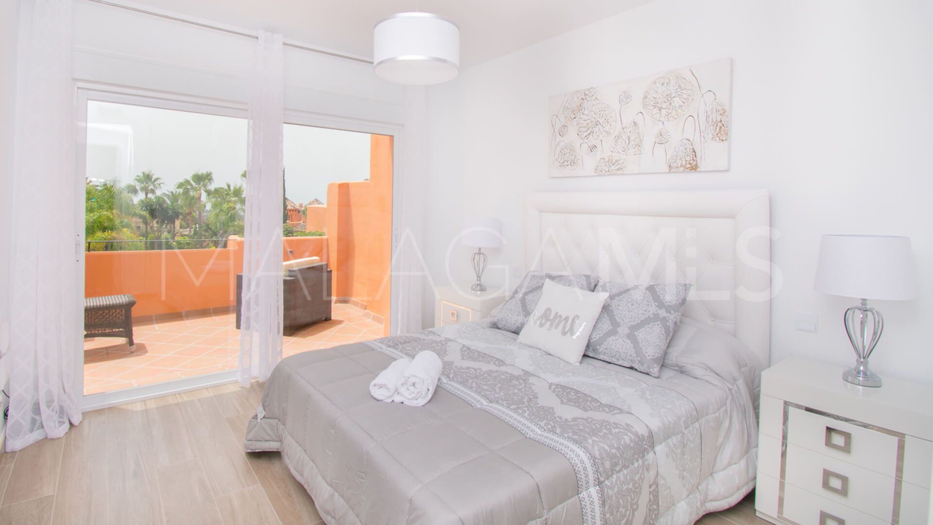 For sale El Paraiso town house