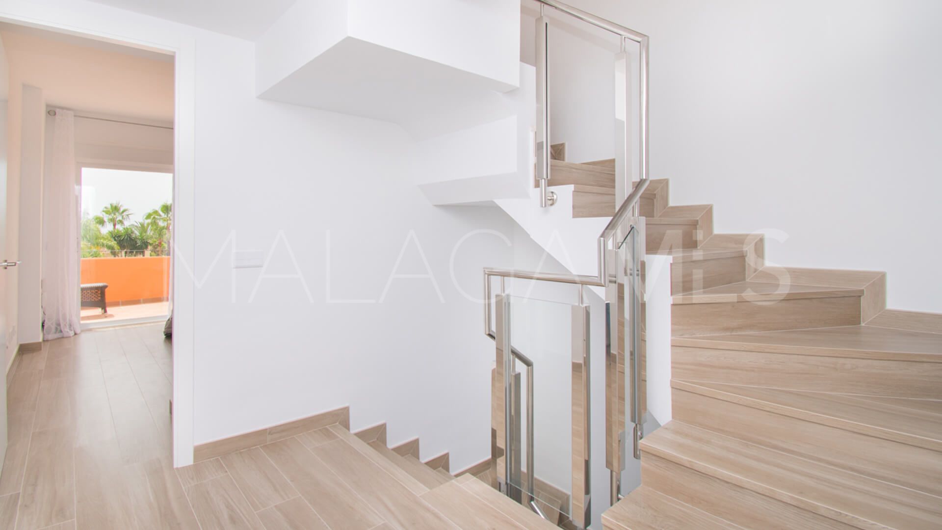 For sale El Paraiso town house