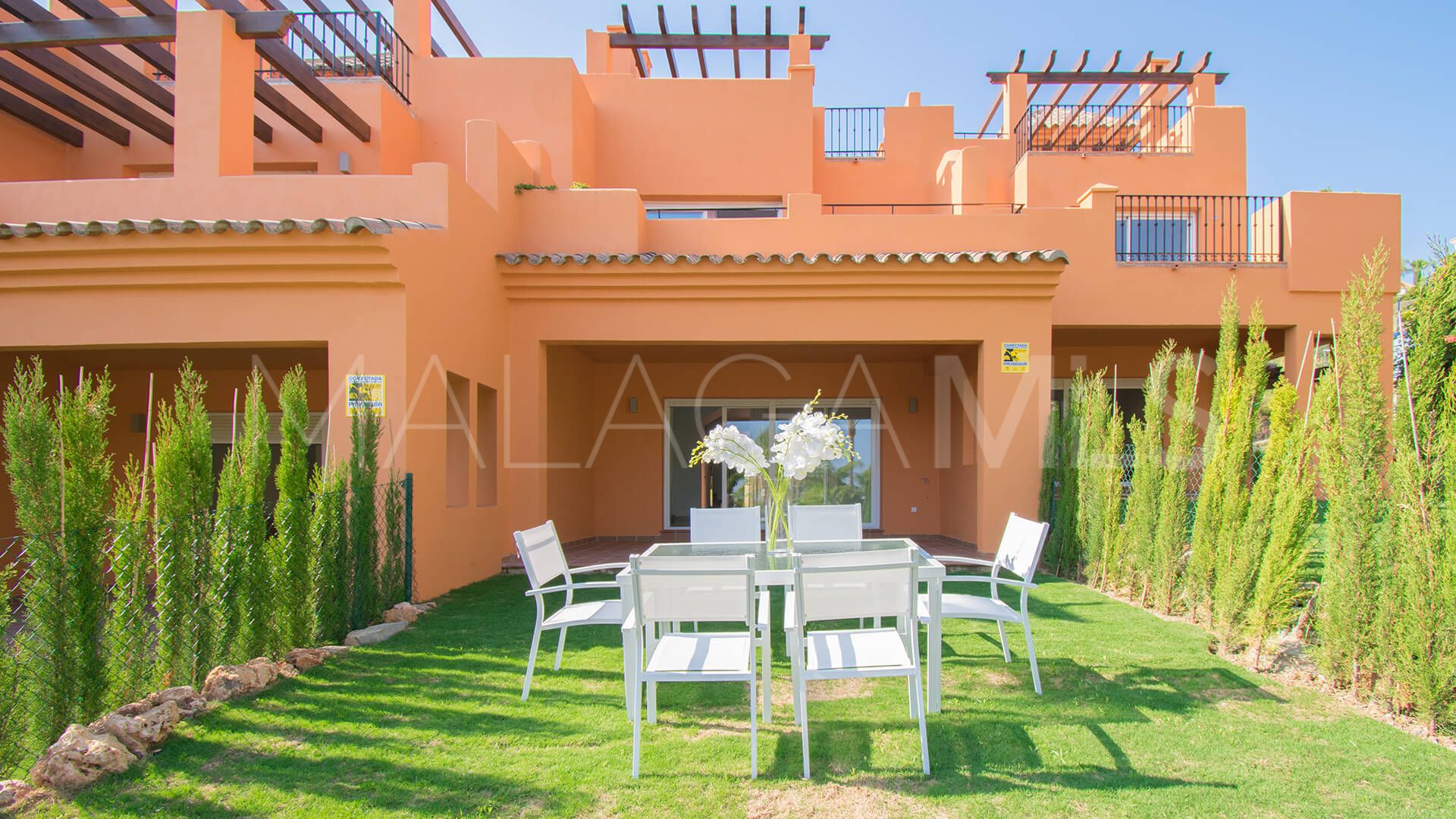For sale El Paraiso town house