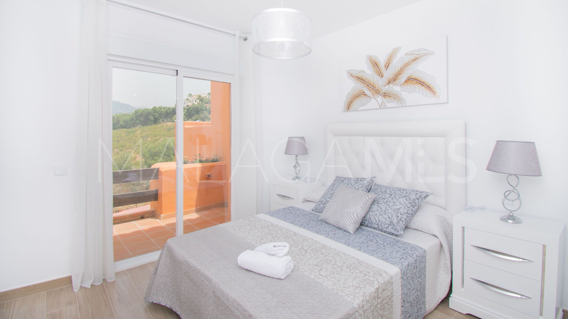 For sale El Paraiso town house