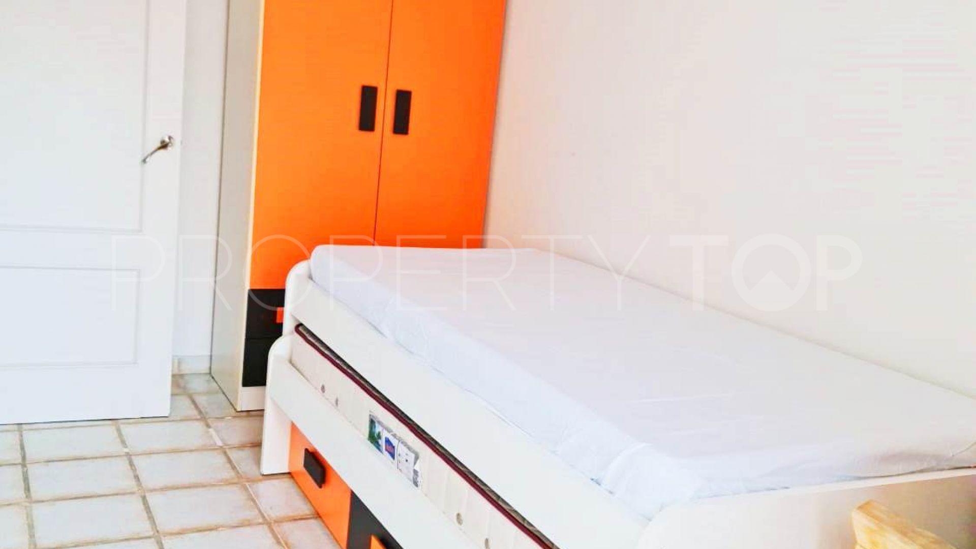 Apartamento de 3 dormitorios en venta en Miraflores