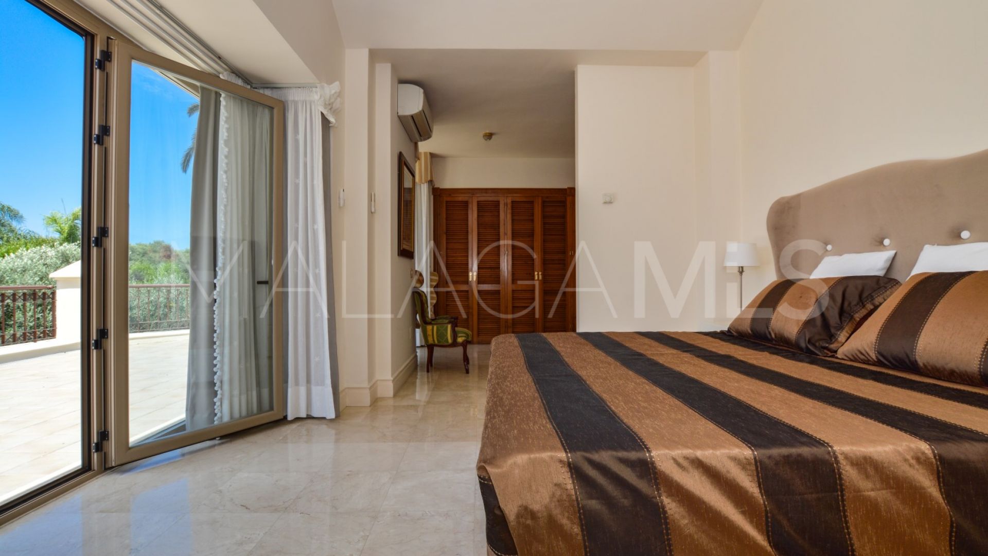 5 bedrooms villa in Costabella for sale