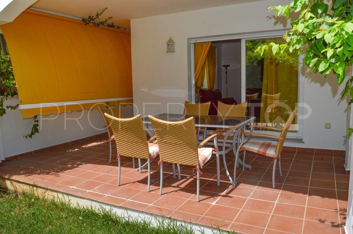 For sale ground floor apartment in Marbella - Puerto Banus with 3 bedrooms