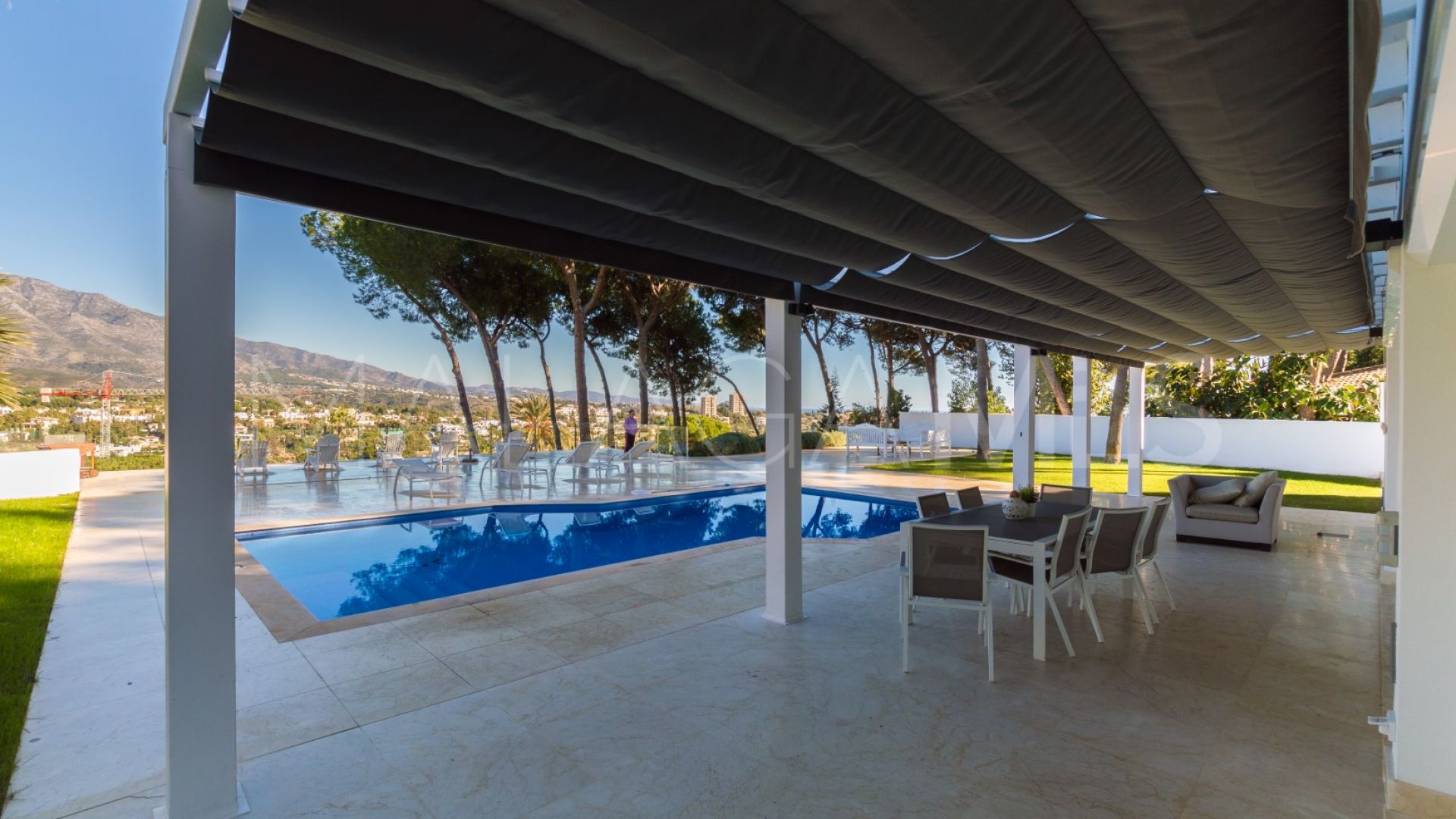 Villa with 5 bedrooms for sale in Nueva Andalucia