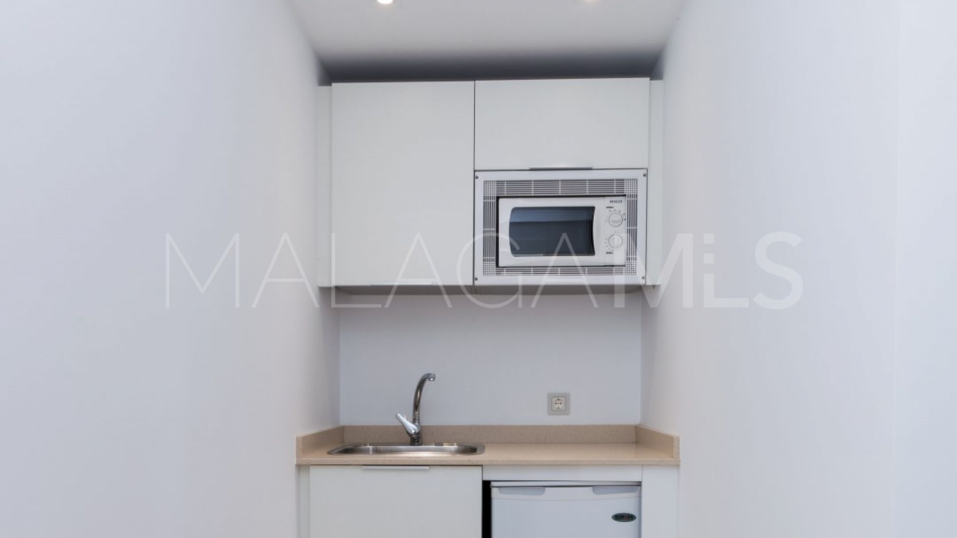 Villa with 5 bedrooms for sale in Nueva Andalucia